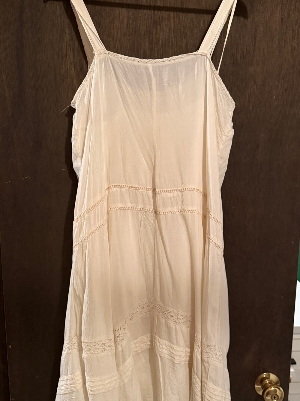 Casual Off-White Maxi Sundress with Lace Detail - Picture 3 of 7